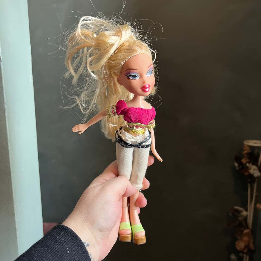 Bratz Pampered Pupz Cloe Doll in Original Outfit